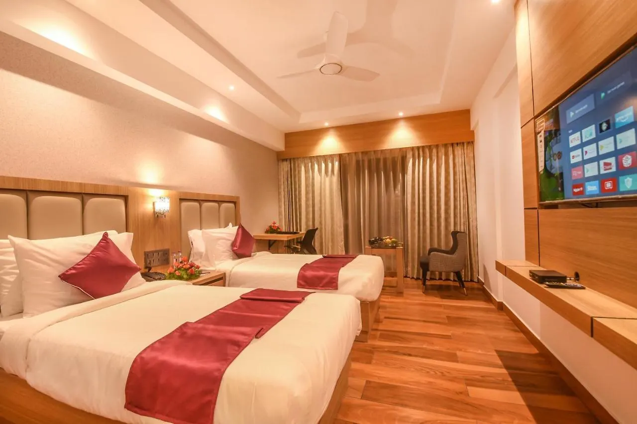 Hotel Emerald Clarks Inn Suites Mysore
