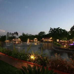 4* Resort Silent Shores &
