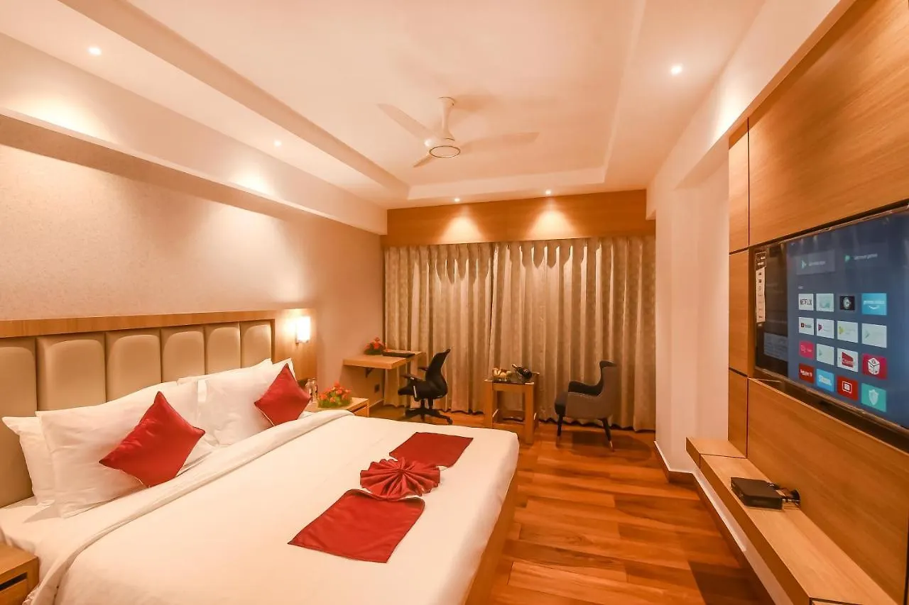 **** Hotel Emerald Clarks Inn Suites Mysore India